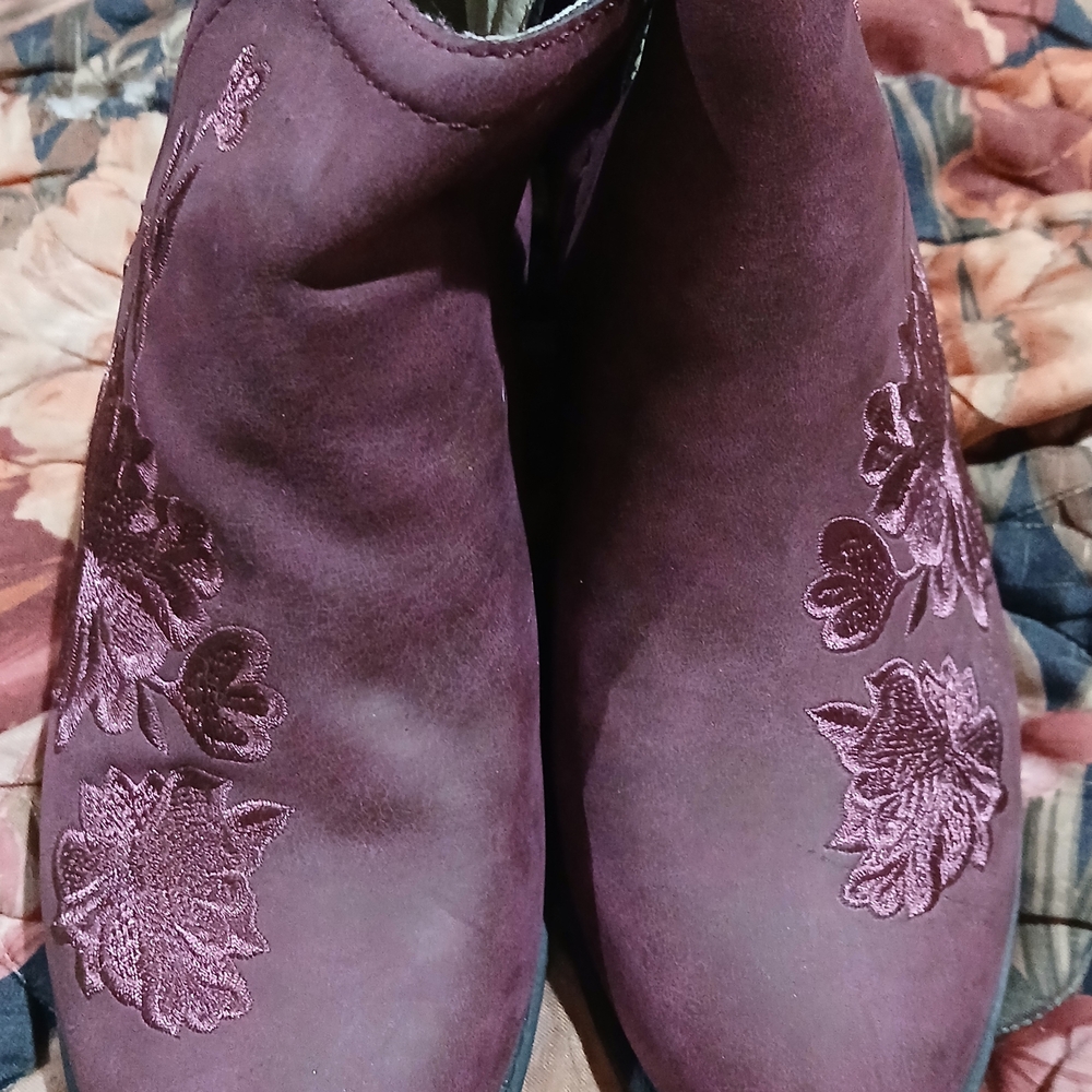 JBU Women's Purple Floral Ankle Boots